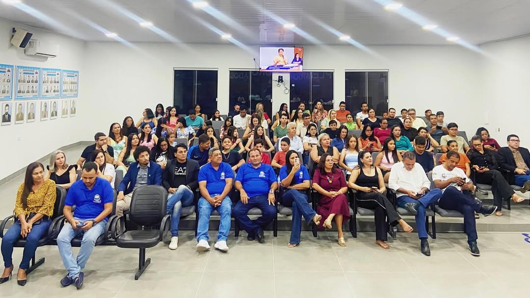 Câmara de Divinópolis do Tocantins Realiza com Sucesso a Primeira Edição do Projeto "Vereador por um Dia" 