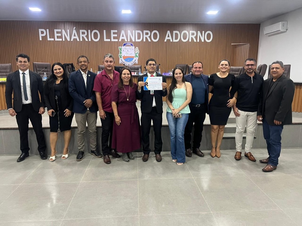 Câmara de Divinópolis homenageia comunicador com Moção de Aplausos